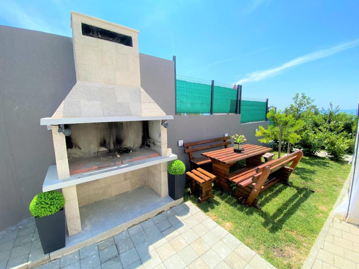 Lux Apartment Sea Shell With Jacuzzi ماكارسكا المظهر الخارجي الصورة