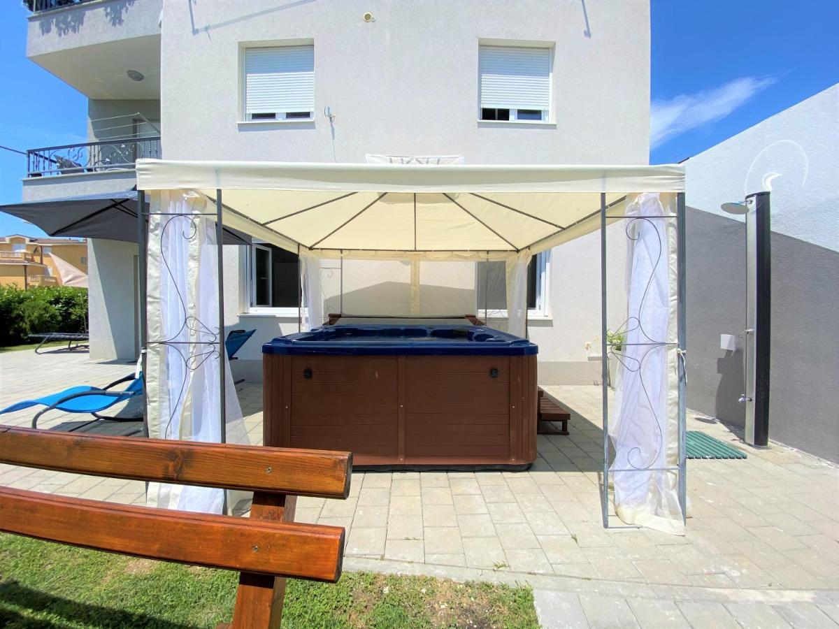 Lux Apartment Sea Shell With Jacuzzi ماكارسكا المظهر الخارجي الصورة