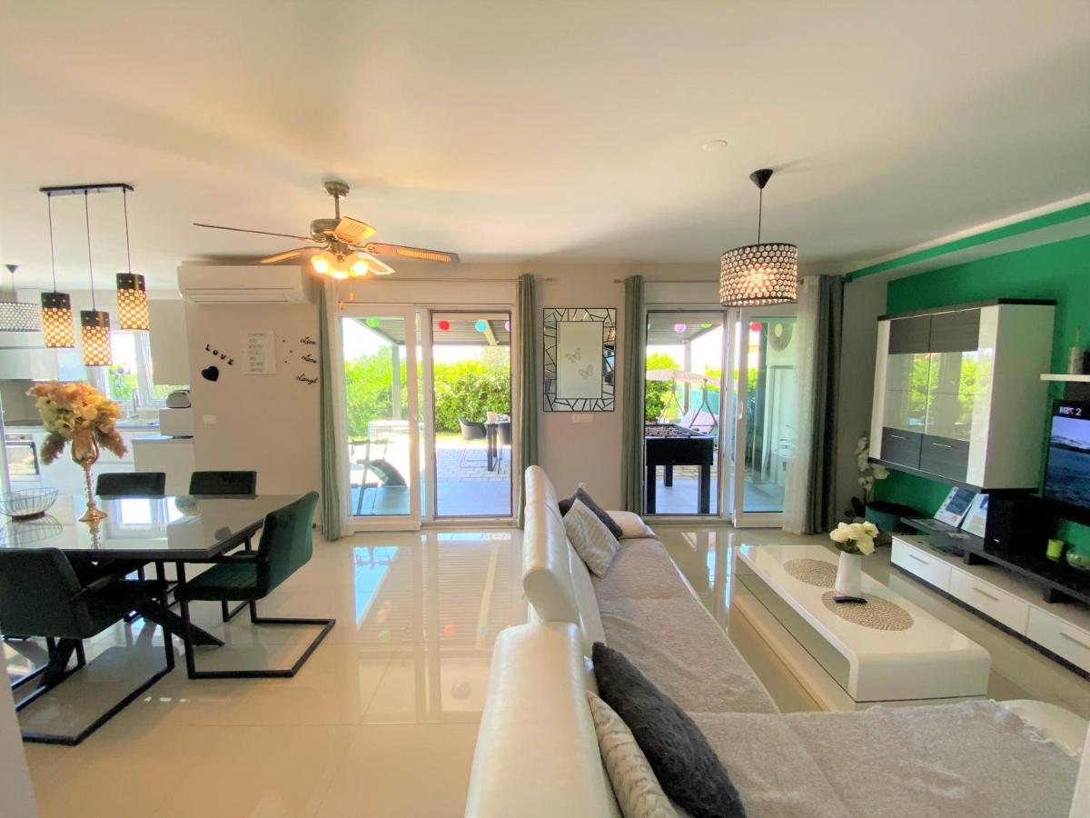 Lux Apartment Sea Shell With Jacuzzi ماكارسكا المظهر الخارجي الصورة