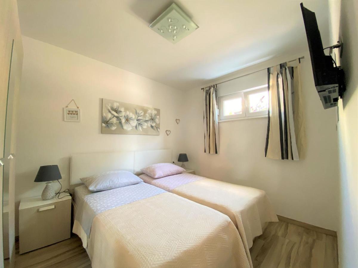 Lux Apartment Sea Shell With Jacuzzi ماكارسكا المظهر الخارجي الصورة
