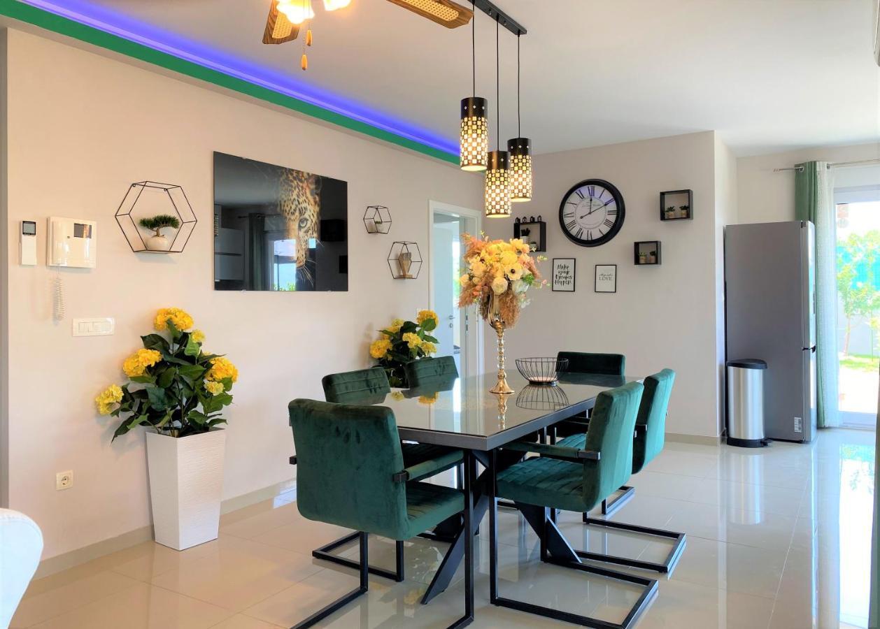 Lux Apartment Sea Shell With Jacuzzi ماكارسكا المظهر الخارجي الصورة