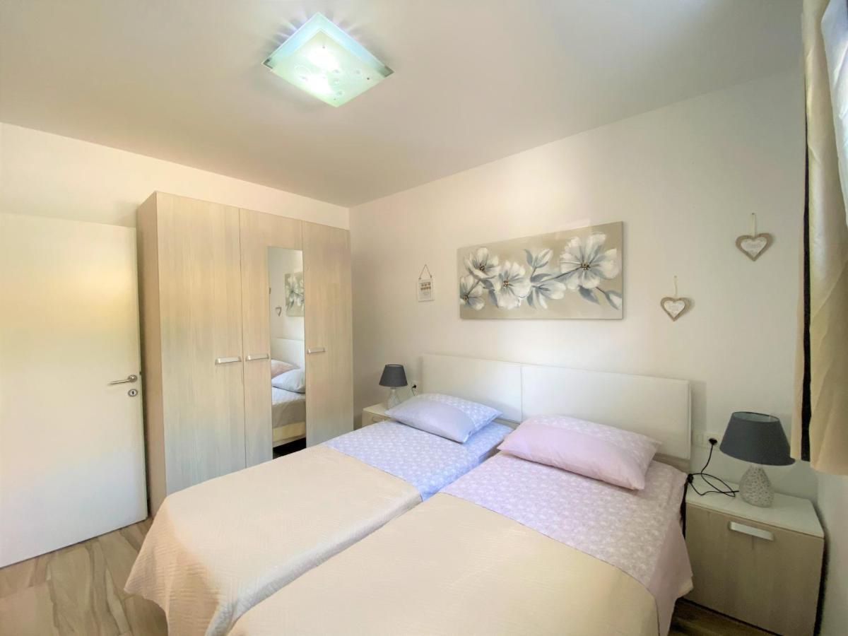 Lux Apartment Sea Shell With Jacuzzi ماكارسكا المظهر الخارجي الصورة