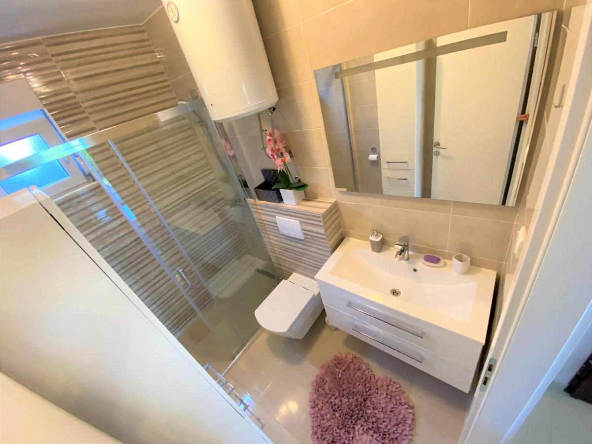 Lux Apartment Sea Shell With Jacuzzi ماكارسكا المظهر الخارجي الصورة