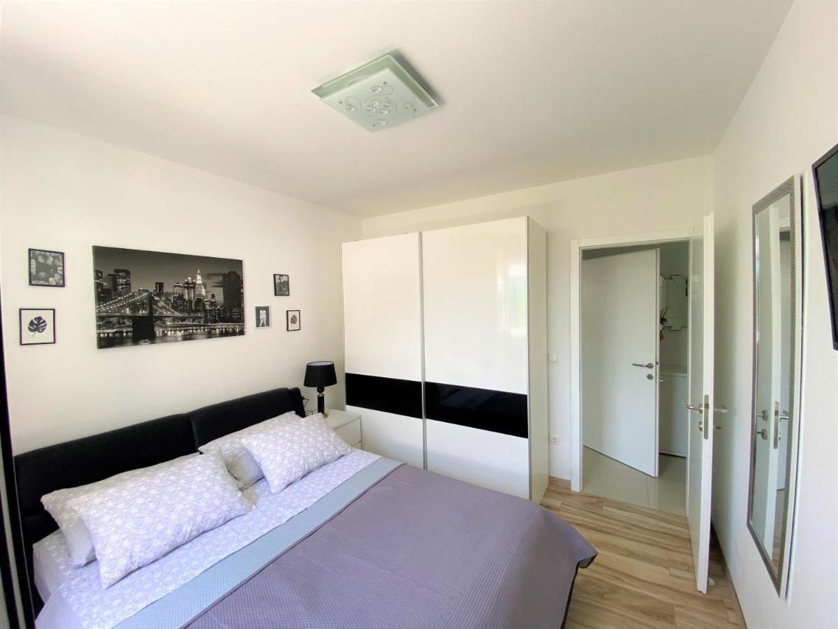 Lux Apartment Sea Shell With Jacuzzi ماكارسكا المظهر الخارجي الصورة