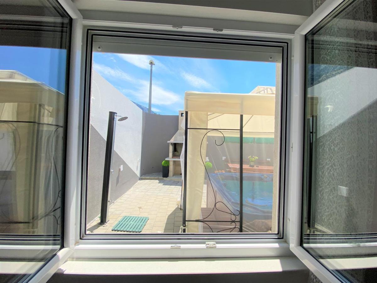 Lux Apartment Sea Shell With Jacuzzi ماكارسكا المظهر الخارجي الصورة